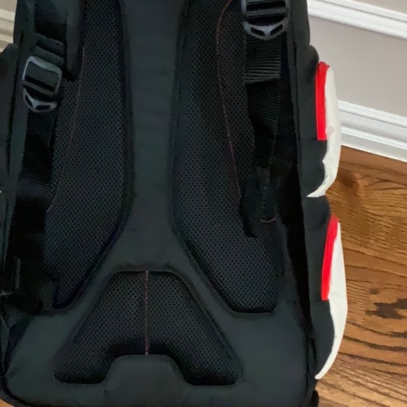 Jansport UNHINGED Black/White Sands - Picture 3 of 16